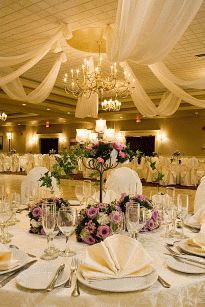 Speranza Banquet Hall Features glittering chandeliers, majestic dance floors and luxuriant place settings